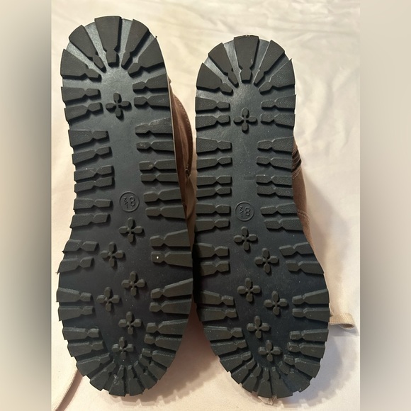 Universal Threads Boots Size 8.5 - Picture 6 of 13